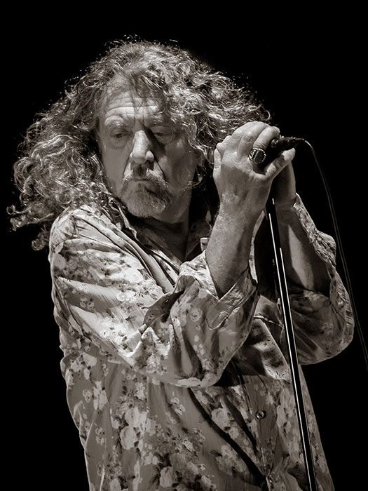 September 30, 2014: Led Zeppelin lead singer Robert Plant performs during his 2014 North American tour with the Sensational Space Shifters at Massey Hall in Toronto, ON, Canada.